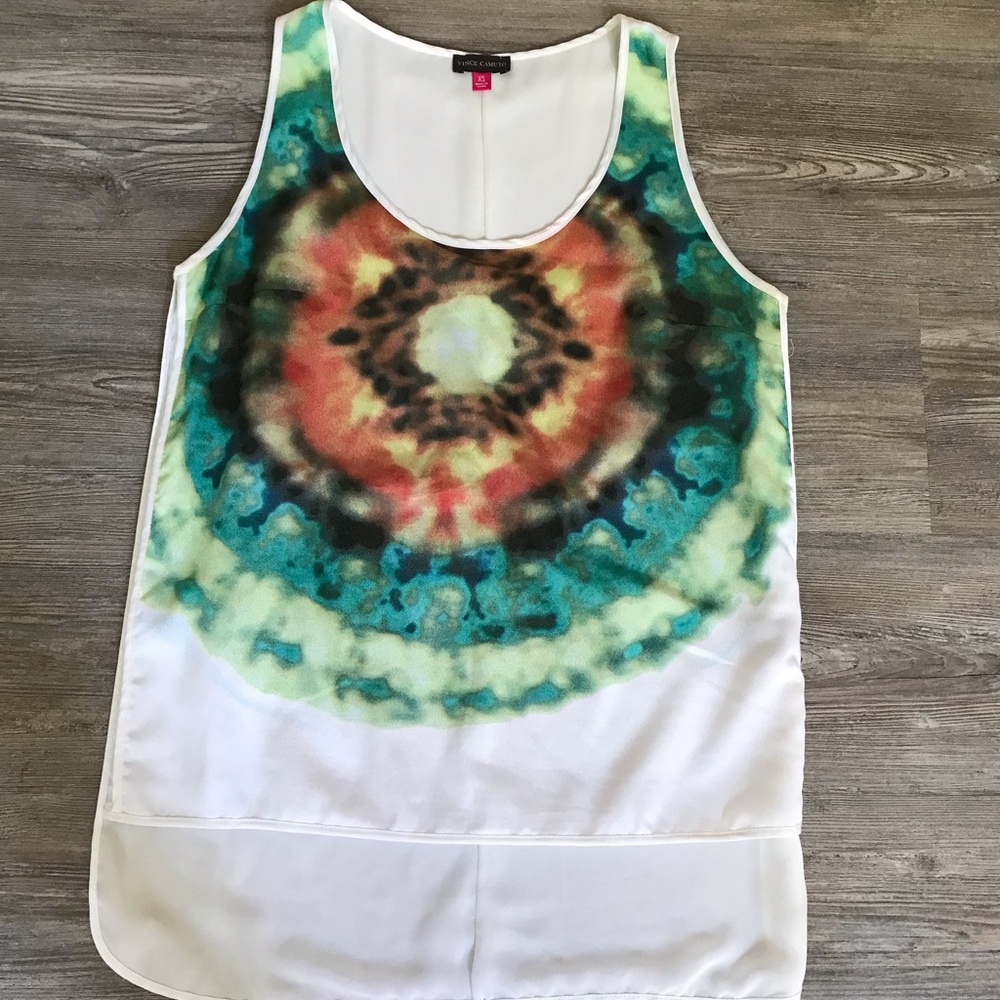 Vince Camuto adorable top